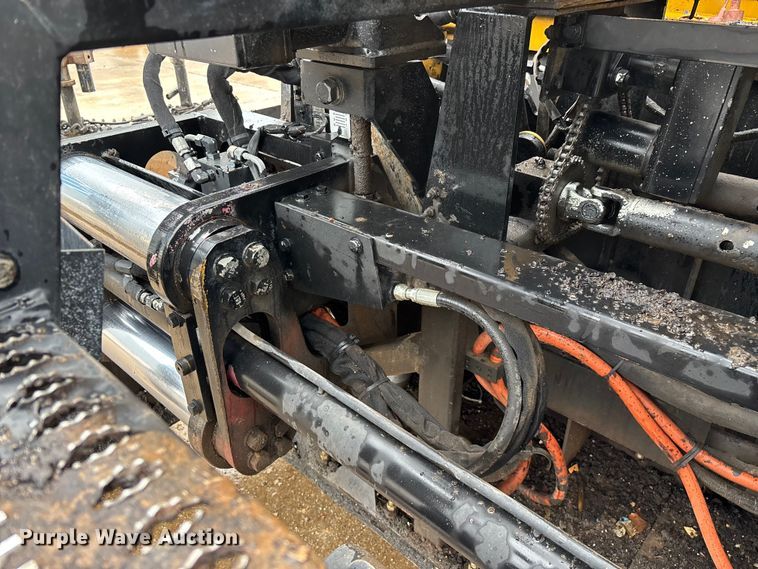 image for item FG0406 2014 Caterpillar AP-655D paver