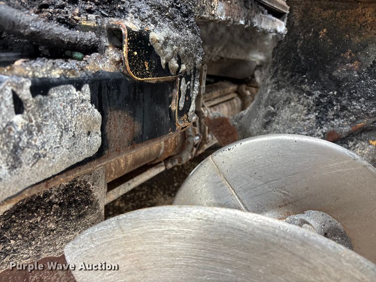 image for item FG0406 2014 Caterpillar AP-655D paver