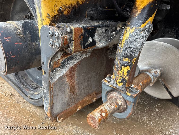 image for item FG0406 2014 Caterpillar AP-655D paver