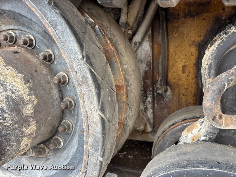 image for item FG0406 2014 Caterpillar AP-655D paver