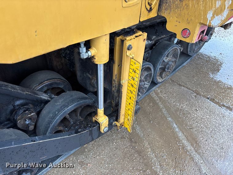 image for item FG0406 2014 Caterpillar AP-655D paver
