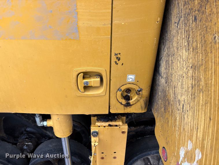 image for item FG0406 2014 Caterpillar AP-655D paver