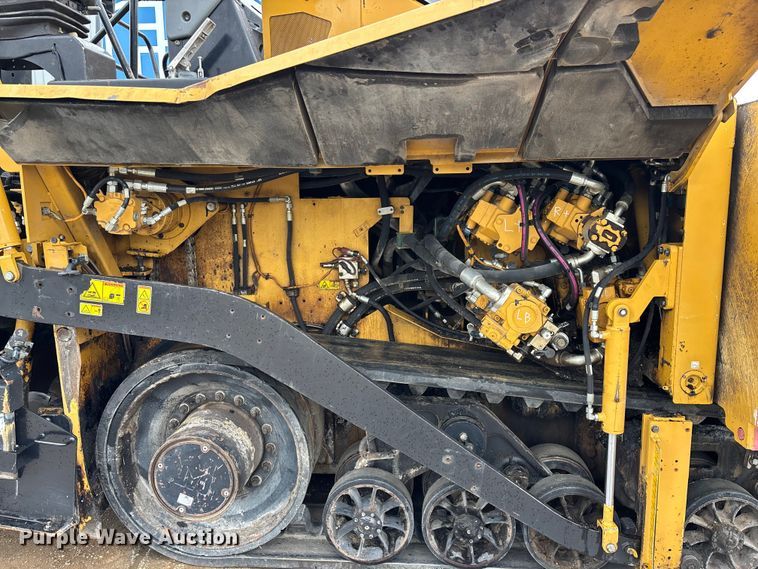 image for item FG0406 2014 Caterpillar AP-655D paver