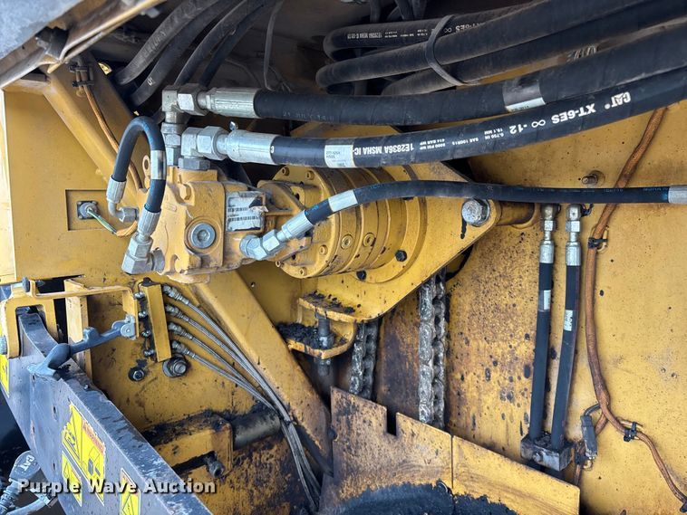 image for item FG0406 2014 Caterpillar AP-655D paver