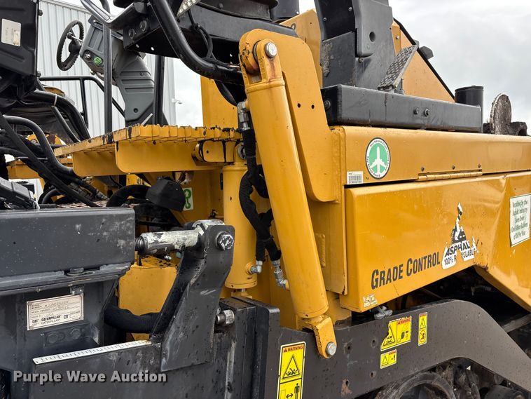 image for item FG0406 2014 Caterpillar AP-655D paver