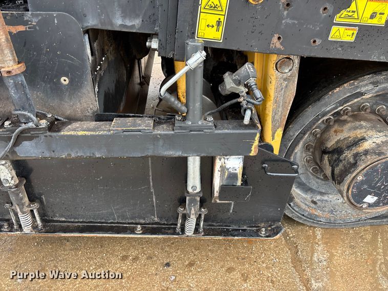 image for item FG0406 2014 Caterpillar AP-655D paver