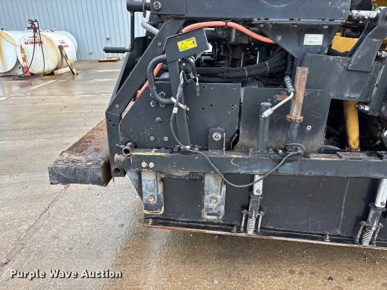 image for item FG0406 2014 Caterpillar AP-655D paver