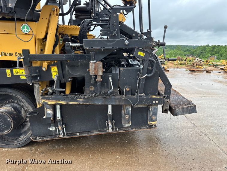 image for item FG0406 2014 Caterpillar AP-655D paver