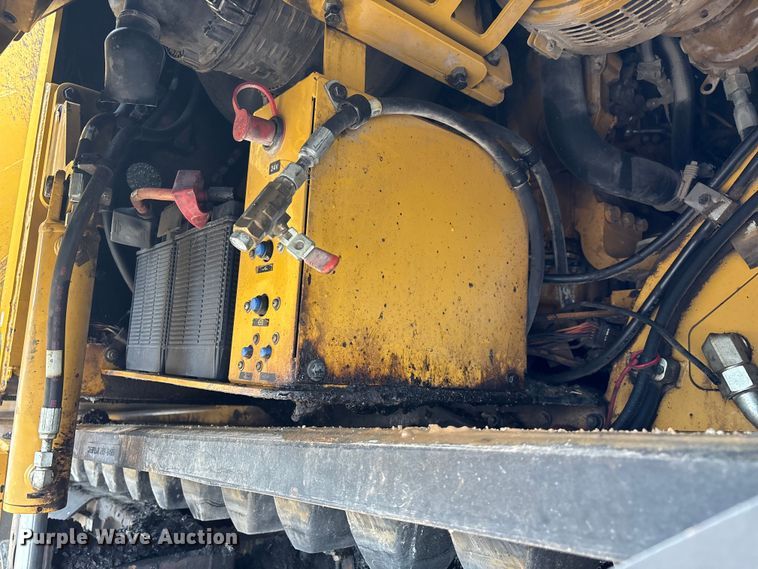 image for item FG0406 2014 Caterpillar AP-655D paver