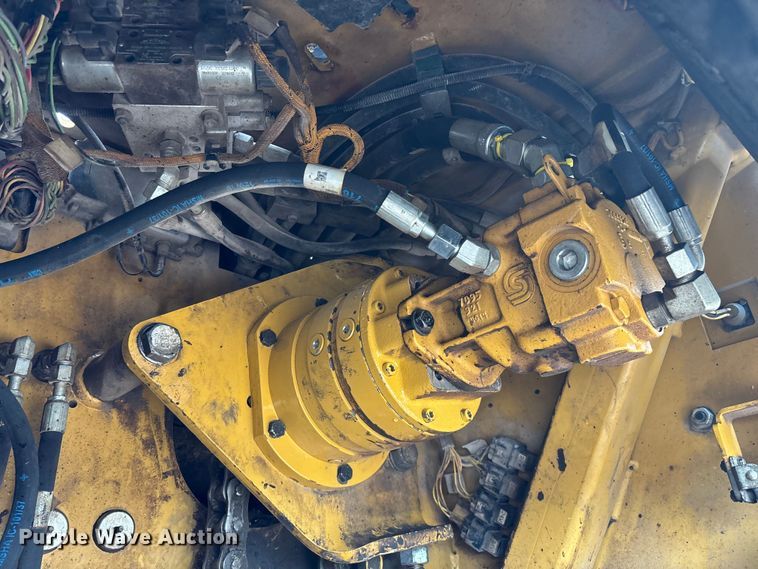 image for item FG0406 2014 Caterpillar AP-655D paver