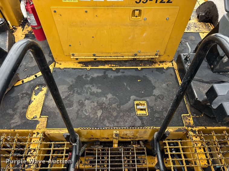 image for item FG0406 2014 Caterpillar AP-655D paver