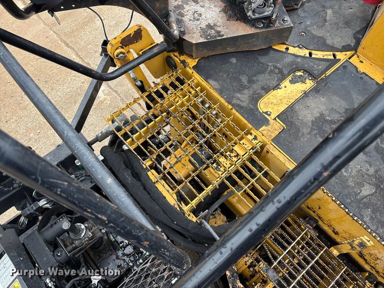 image for item FG0406 2014 Caterpillar AP-655D paver