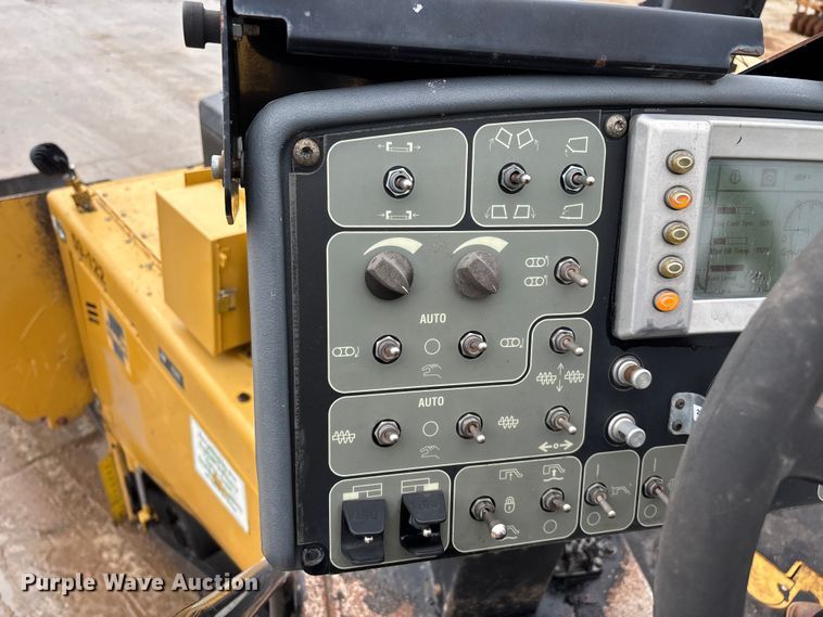 image for item FG0406 2014 Caterpillar AP-655D paver