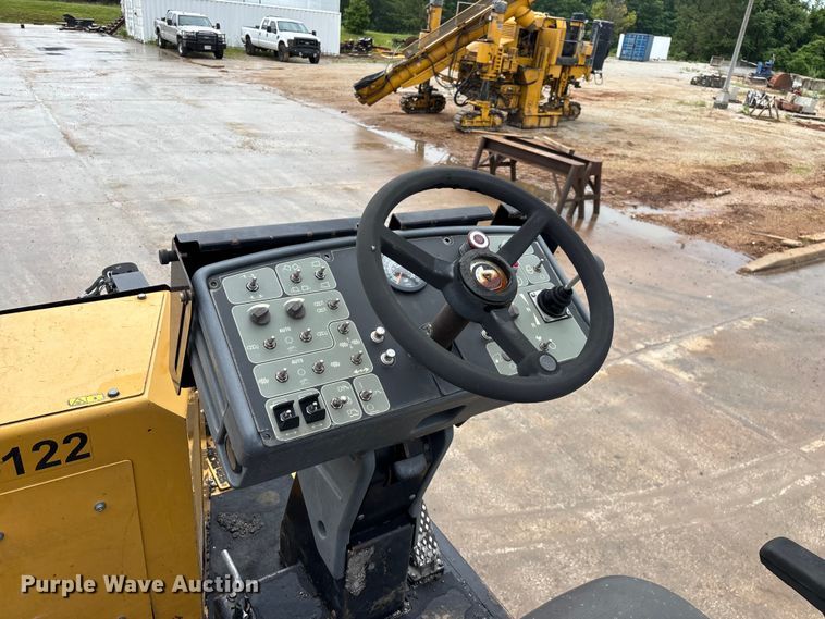 image for item FG0406 2014 Caterpillar AP-655D paver