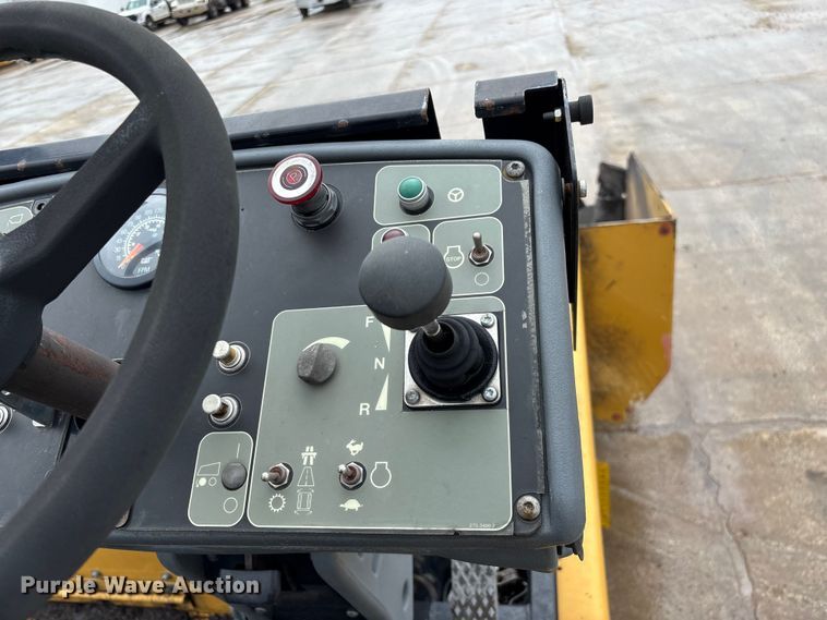 image for item FG0406 2014 Caterpillar AP-655D paver