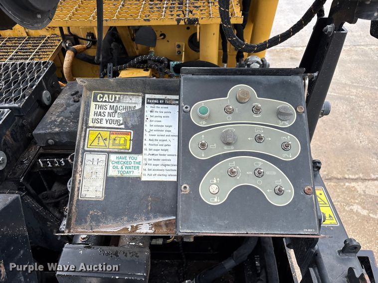 image for item FG0406 2014 Caterpillar AP-655D paver