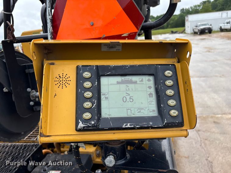 image for item FG0406 2014 Caterpillar AP-655D paver