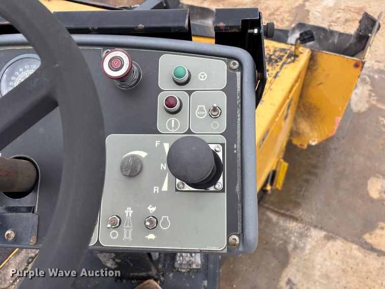 image for item FG0406 2014 Caterpillar AP-655D paver