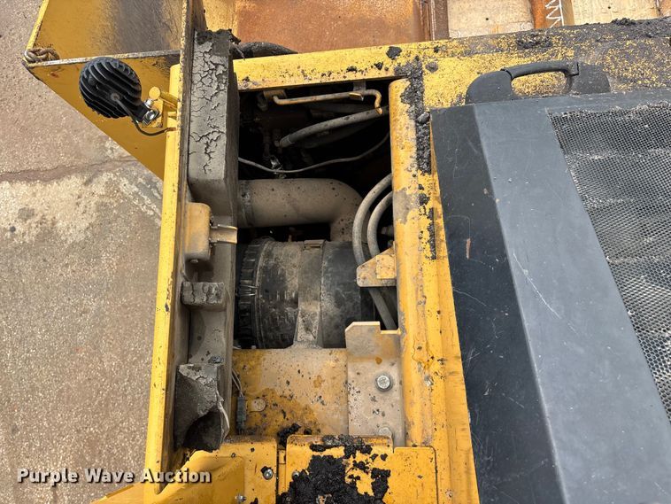 image for item FG0406 2014 Caterpillar AP-655D paver