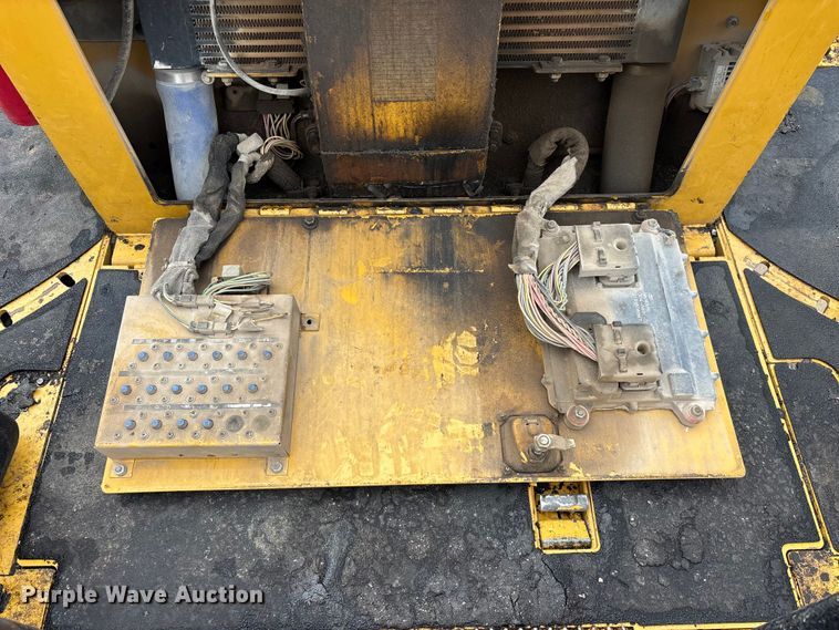 image for item FG0406 2014 Caterpillar AP-655D paver