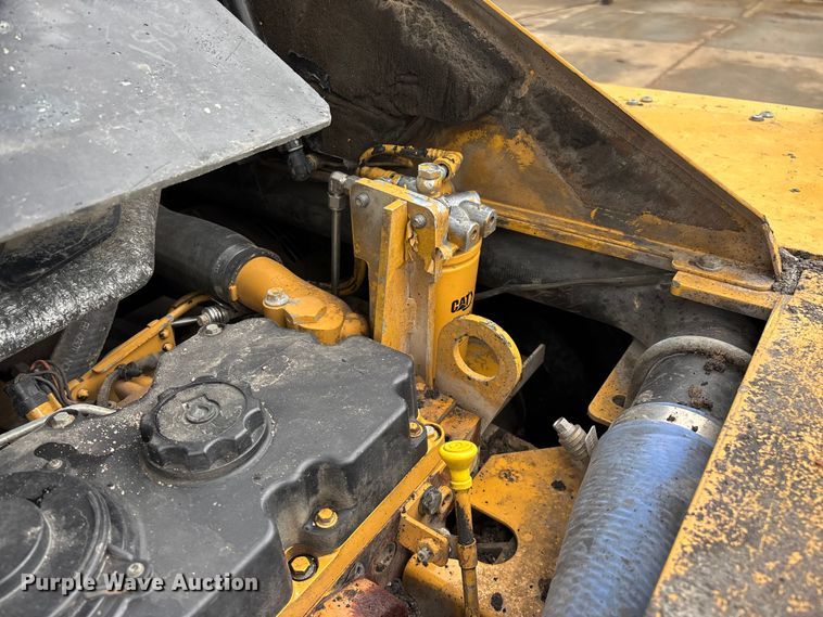 image for item FG0406 2014 Caterpillar AP-655D paver