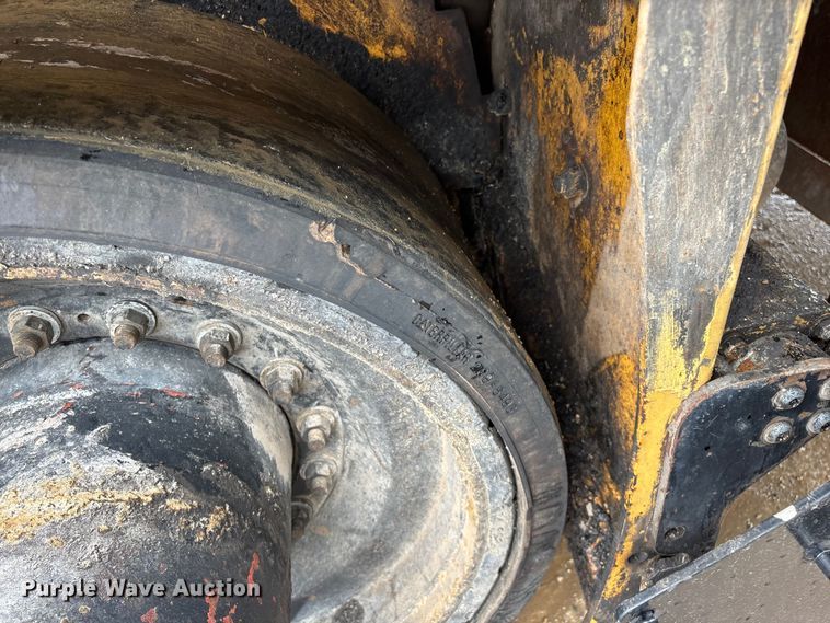image for item FG0406 2014 Caterpillar AP-655D paver