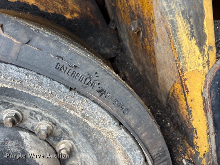 image for item FG0406 2014 Caterpillar AP-655D paver