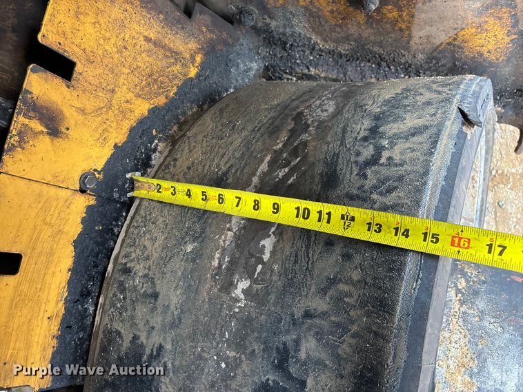 image for item FG0406 2014 Caterpillar AP-655D paver