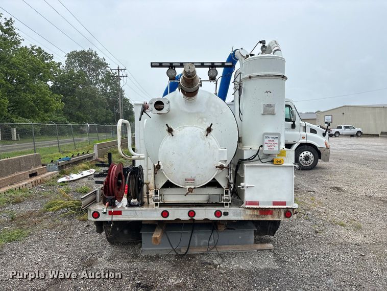 image for item FG0407 Tellus TUT-2003 vacuum excavator truck bed