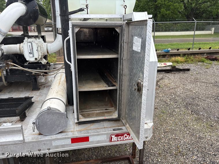 image for item FG0407 Tellus TUT-2003 vacuum excavator truck bed