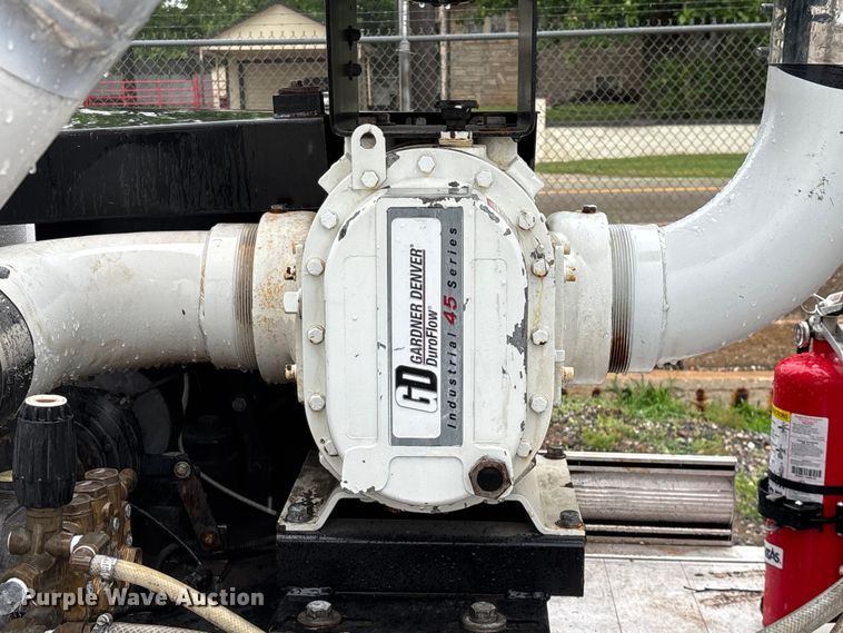 image for item FG0407 Tellus TUT-2003 vacuum excavator truck bed
