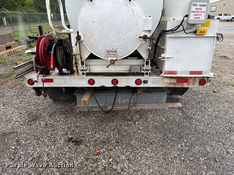 image for item FG0407 Tellus TUT-2003 vacuum excavator truck bed