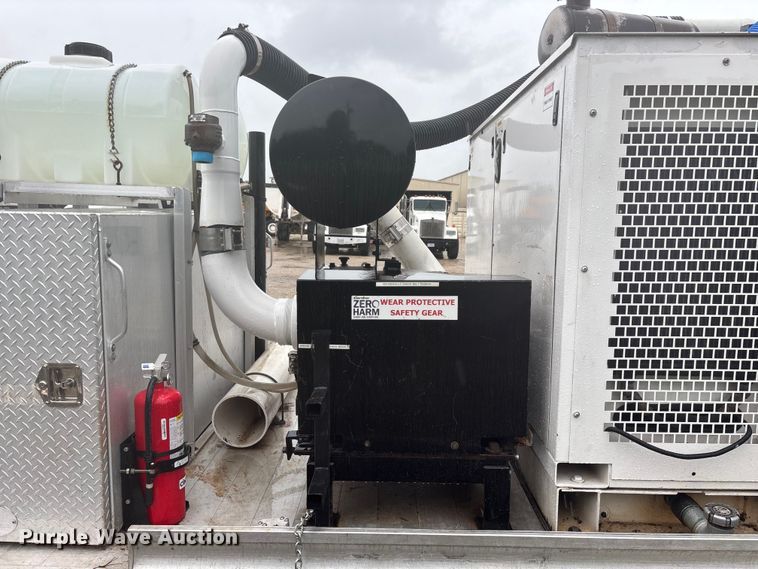 image for item FG0407 Tellus TUT-2003 vacuum excavator truck bed