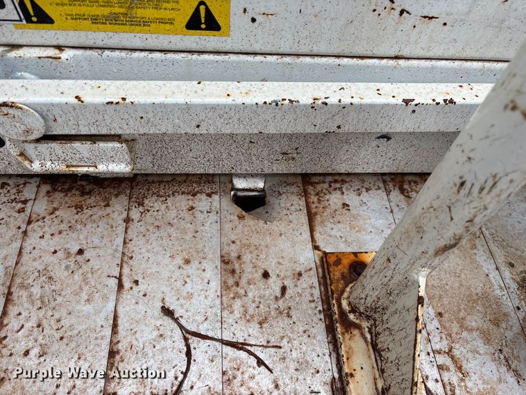 image for item FG0407 Tellus TUT-2003 vacuum excavator truck bed