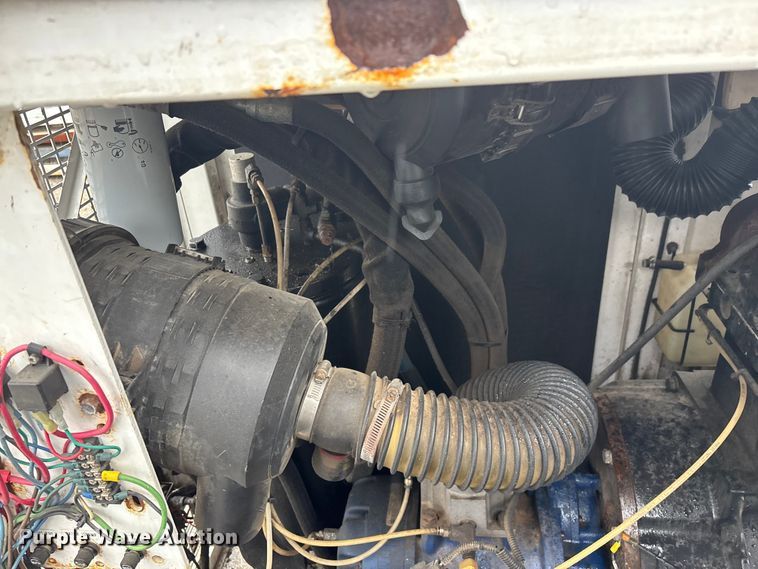 image for item FG0407 Tellus TUT-2003 vacuum excavator truck bed