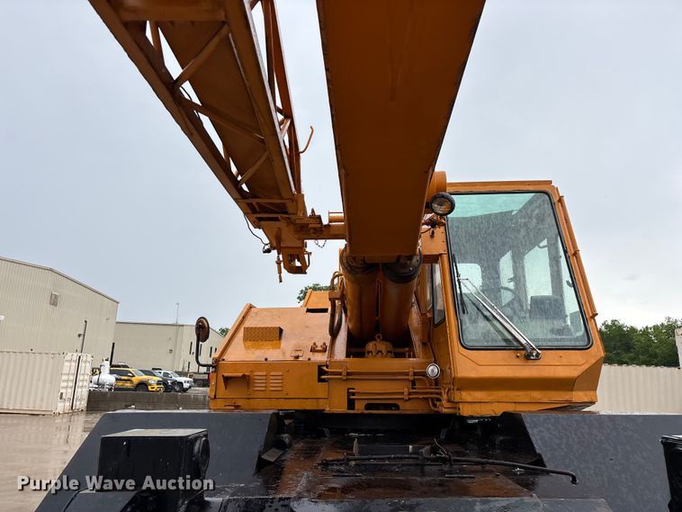 image for item FG0408 1989 Tadano TR-300E crane