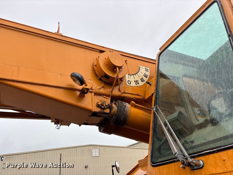 image for item FG0408 1989 Tadano TR-300E crane