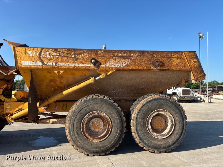 image for item FG0409 1990 Volvo BM A25C 6x6 articulated haul truck