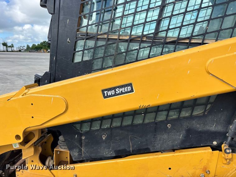 image for item FG0419 2022 Caterpillar 299D3 tracked skid steer loader