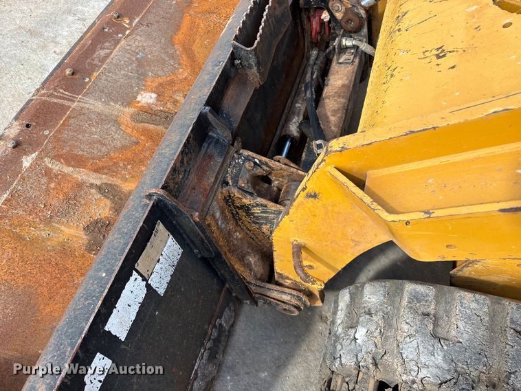 image for item FG0419 2022 Caterpillar 299D3 tracked skid steer loader