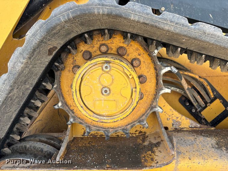 image for item FG0419 2022 Caterpillar 299D3 tracked skid steer loader