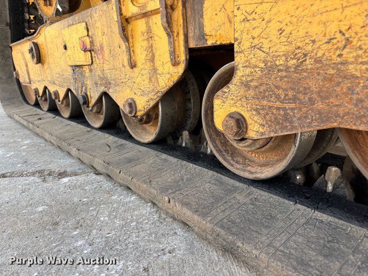 image for item FG0419 2022 Caterpillar 299D3 tracked skid steer loader