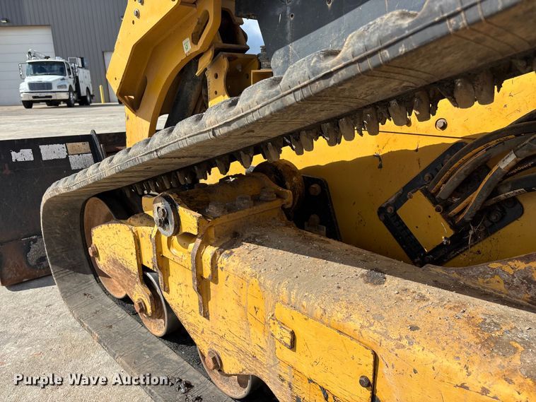 image for item FG0419 2022 Caterpillar 299D3 tracked skid steer loader