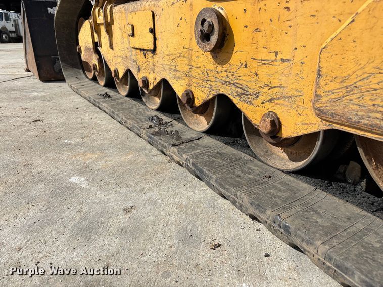 image for item FG0419 2022 Caterpillar 299D3 tracked skid steer loader