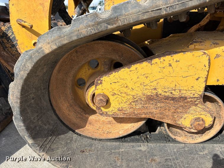 image for item FG0419 2022 Caterpillar 299D3 tracked skid steer loader