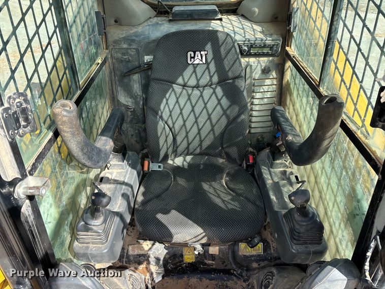 image for item FG0419 2022 Caterpillar 299D3 tracked skid steer loader