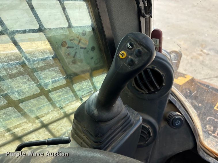 image for item FG0419 2022 Caterpillar 299D3 tracked skid steer loader