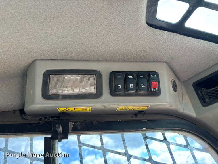 image for item FG0419 2022 Caterpillar 299D3 tracked skid steer loader