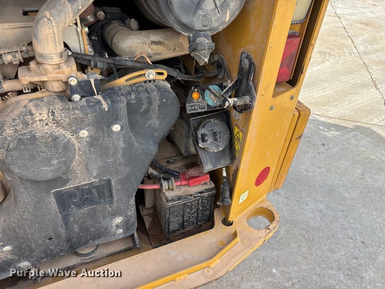 image for item FG0419 2022 Caterpillar 299D3 tracked skid steer loader