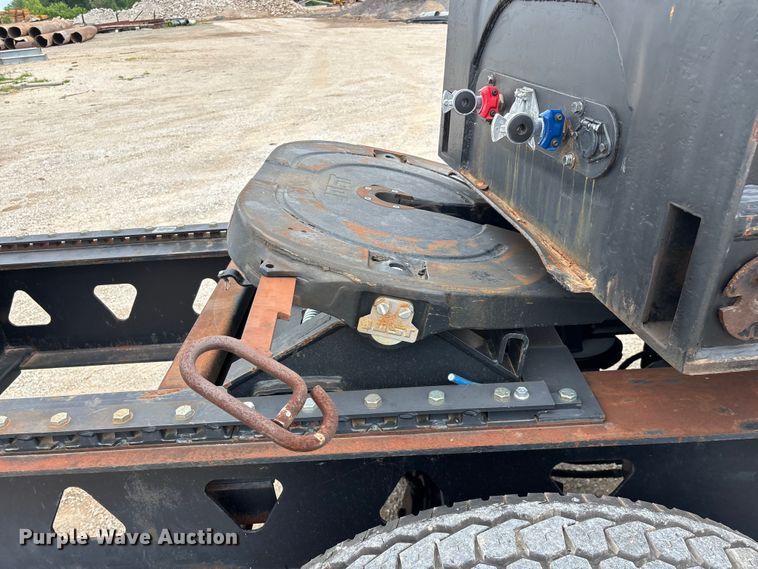 image for item FG0426 2001 Trail King lowboy equipment trailer